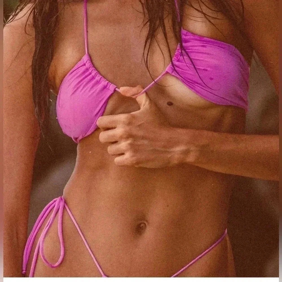 Monica Hansen Beachwear Women's Size Large Money Maker Halter Bikini Top Orchid - Picture 1 of 11